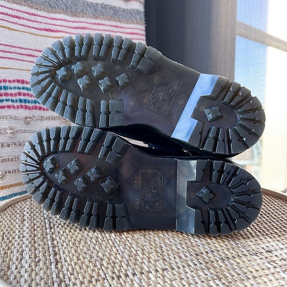 Dr. Martens Jadon Distressed Metallic Faux Fur Lined Platform Boots Women’s 7 - Picture 7 of 7